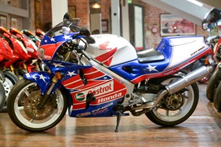 Honda RVF400