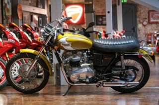 Triumph T120R