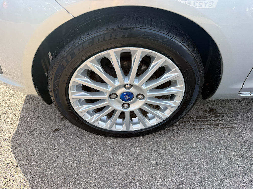 2015 15 FORD FIESTA