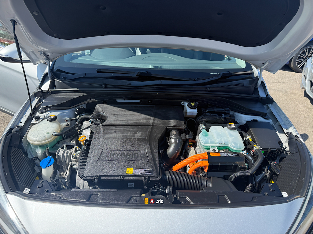 2016 66 HYUNDAI IONIQ
