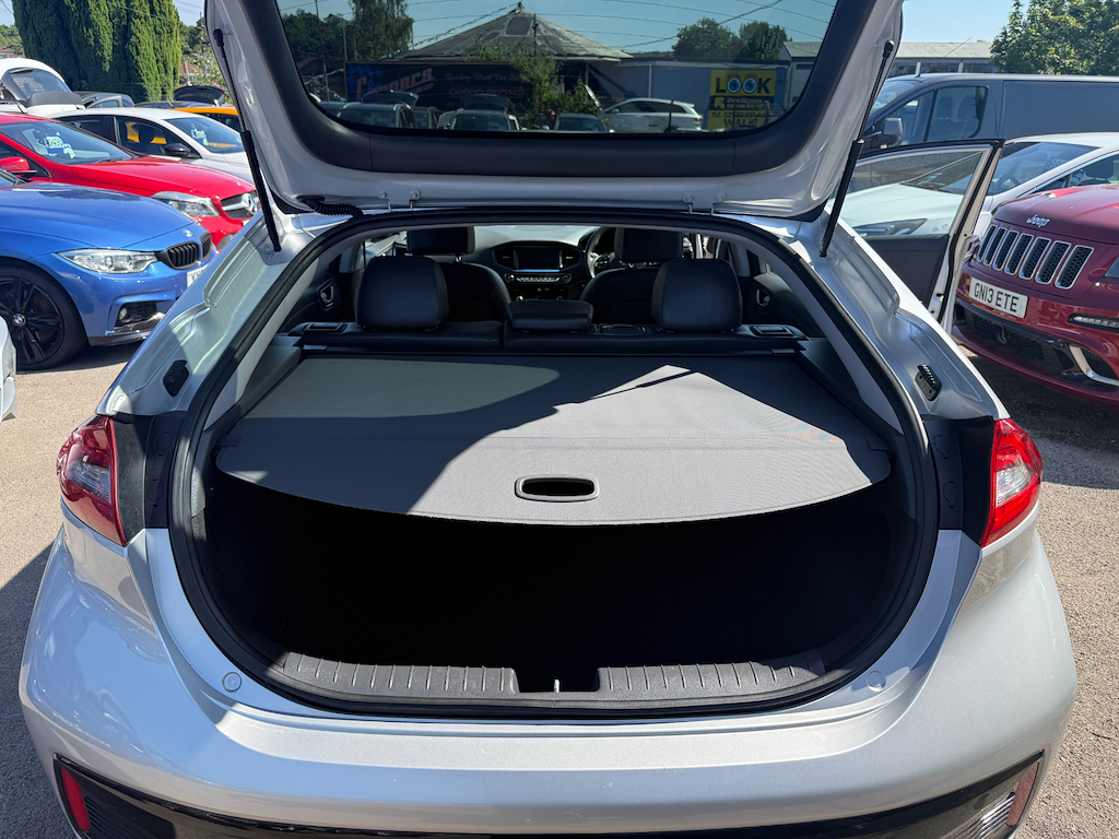 2016 66 HYUNDAI IONIQ