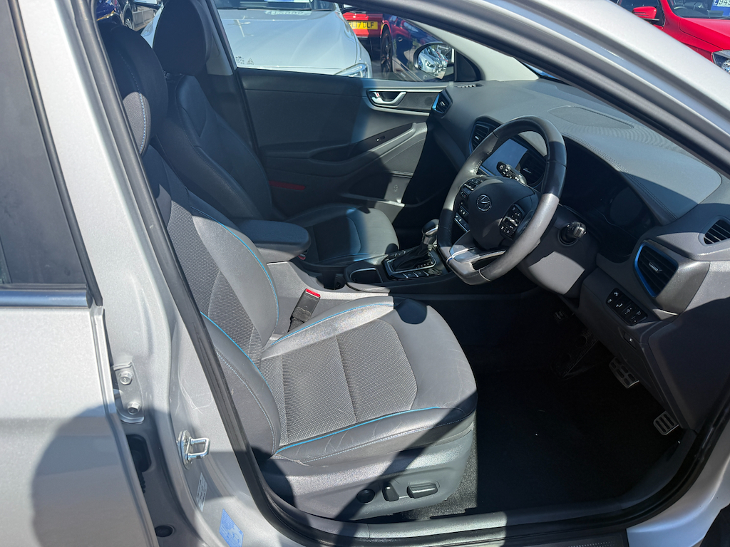 2016 66 HYUNDAI IONIQ
