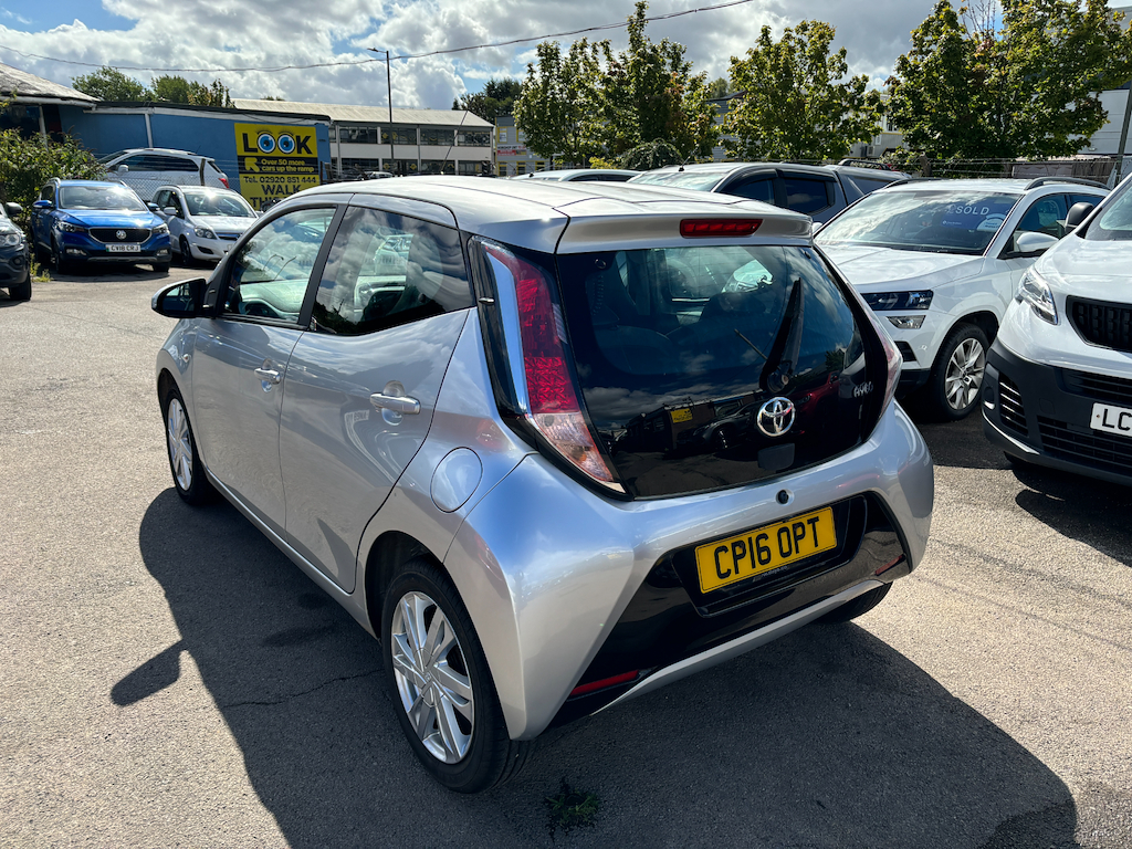 2016 16 TOYOTA AYGO