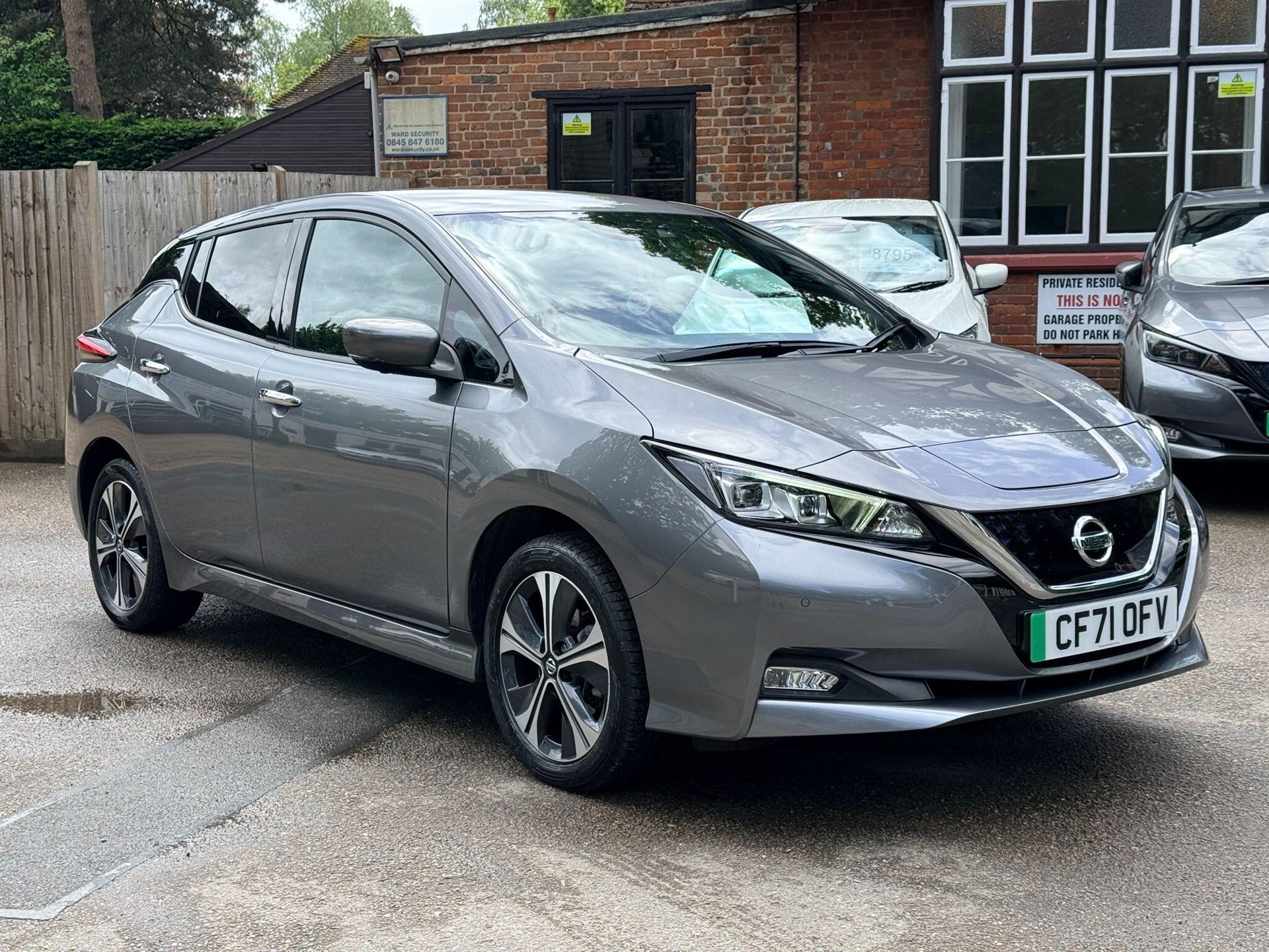2021 NISSAN LEAF