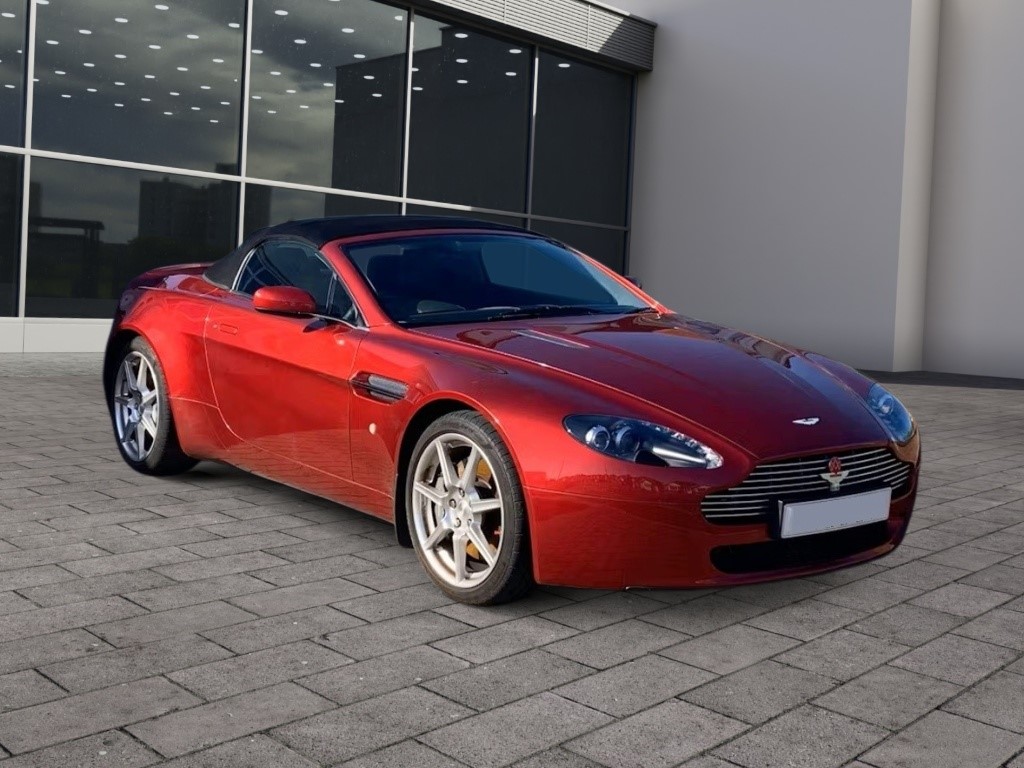 Aston Martin Vantage V8 ROADST...