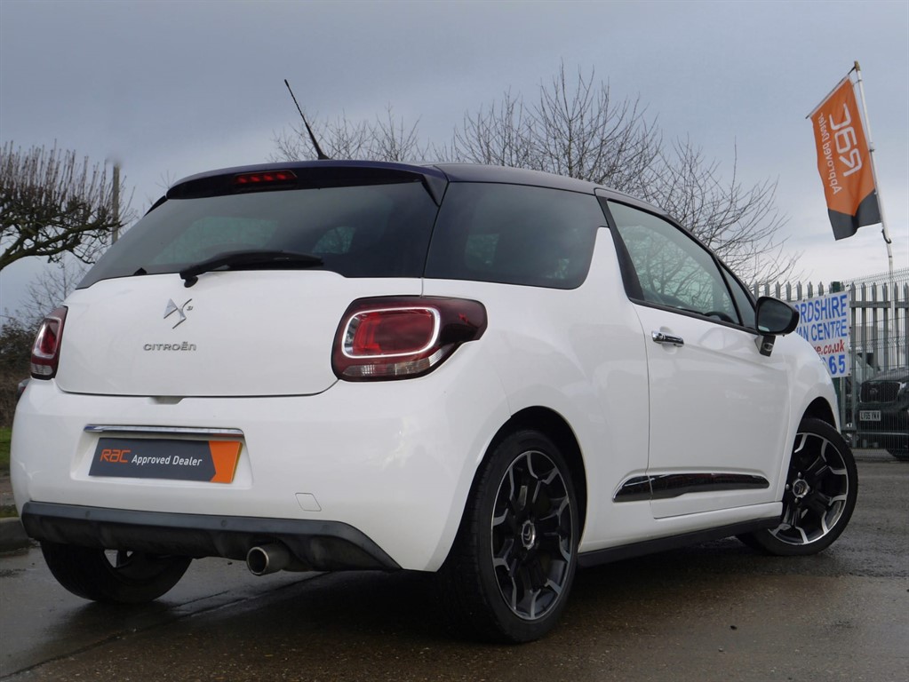 2012 Citroen DS3 — the best first car, by The Young Driver