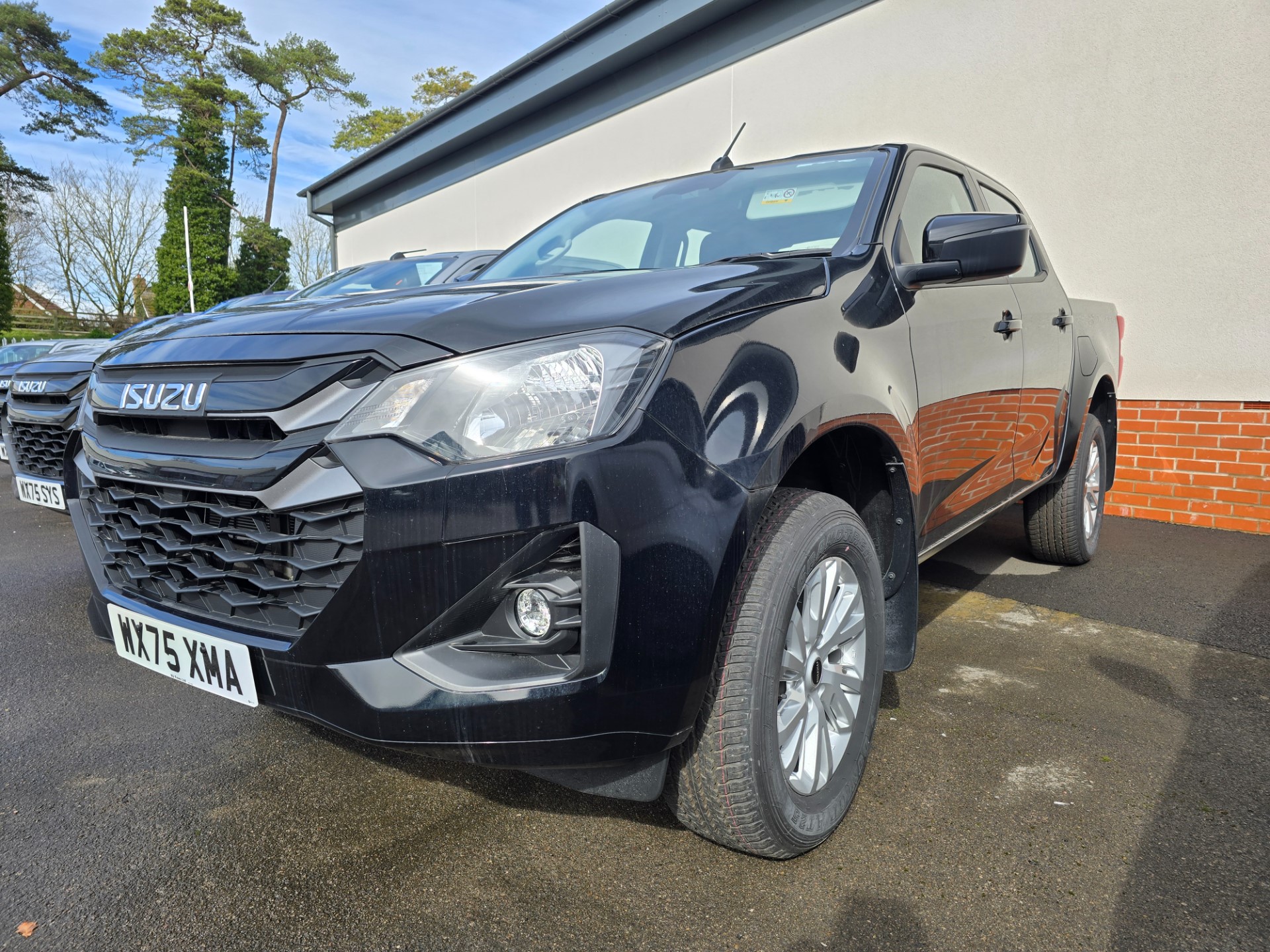 2025 ISUZU D-MAX