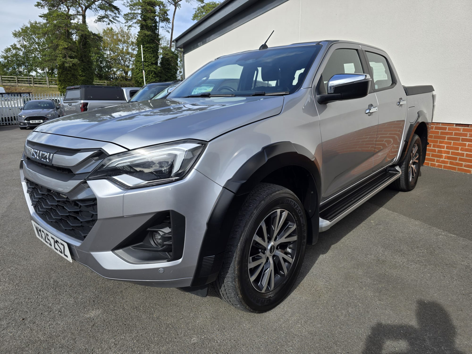 2025 ISUZU D-MAX