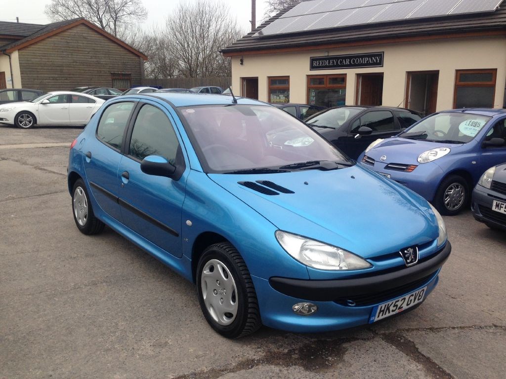 Click to view larger images of this Peugeot 206