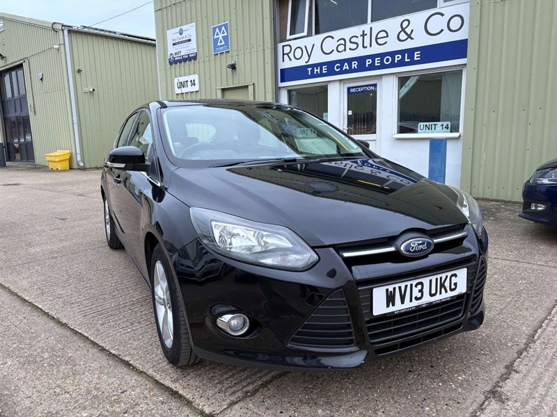 2013 FOCUS ZETEC 5DR 1.6L FORD FOCUS ZETEC 105 ULEZ COMPLIANT 3,595 YEAR 2013... photo