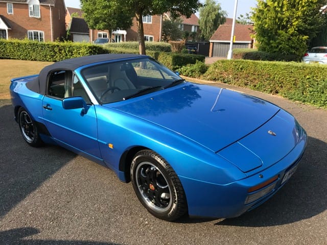 Porsche 944