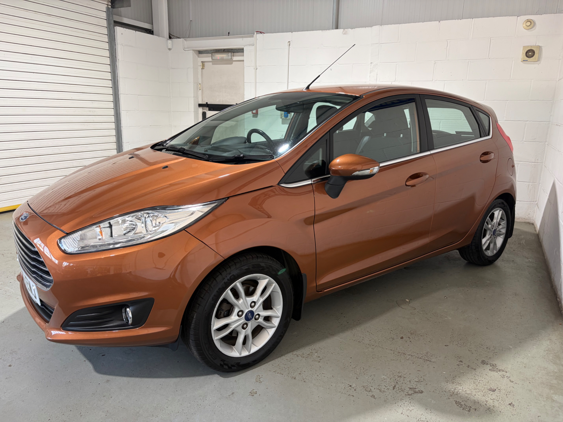 2016 Ford Fiesta thumbnail 5