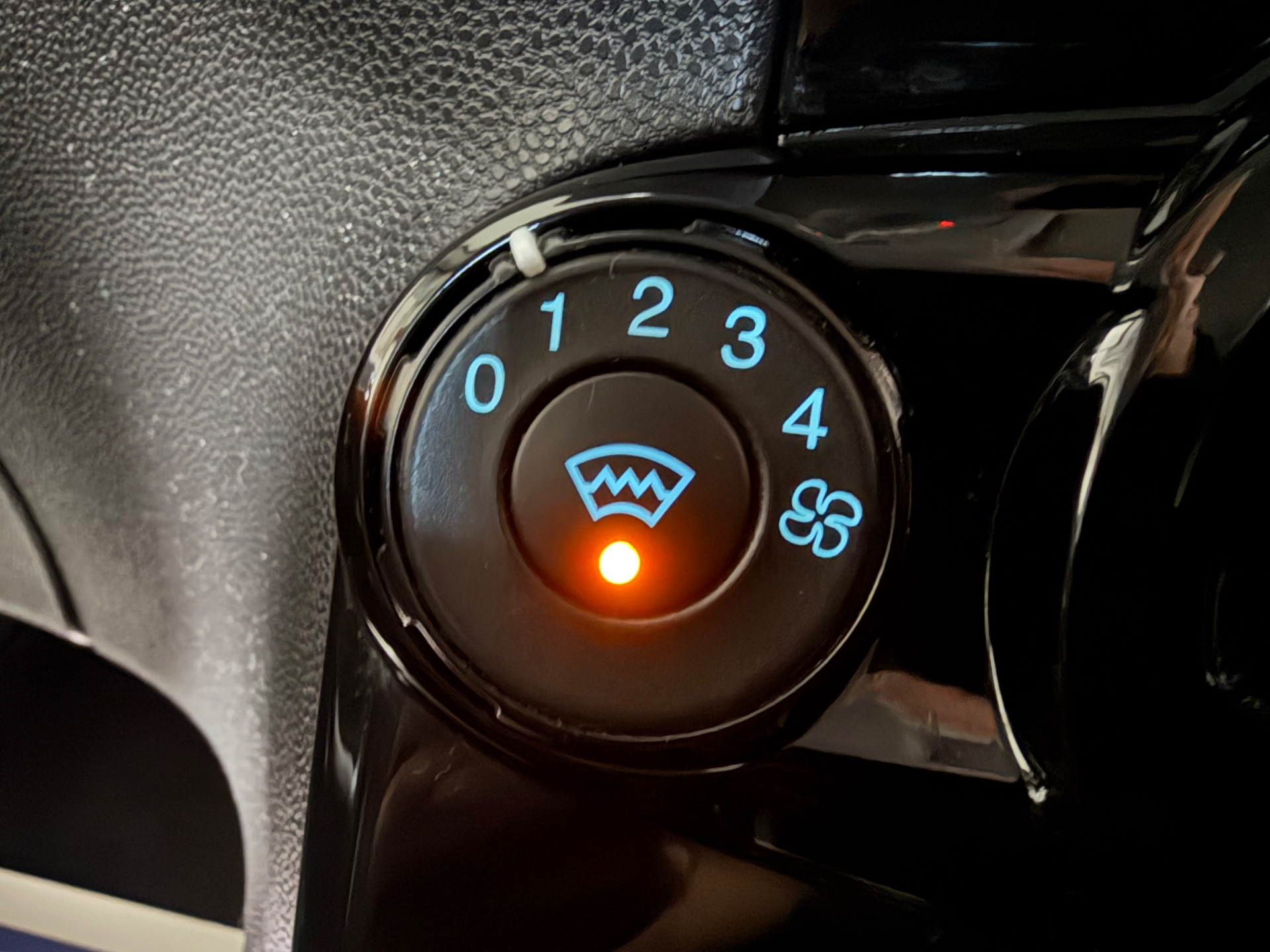 2016 Ford Fiesta thumbnail 21
