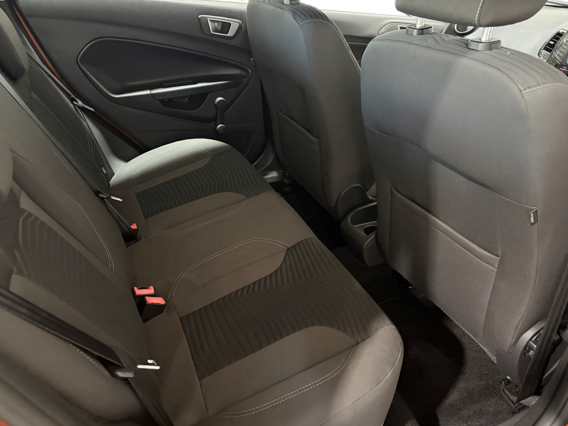 2016 Ford Fiesta thumbnail 13