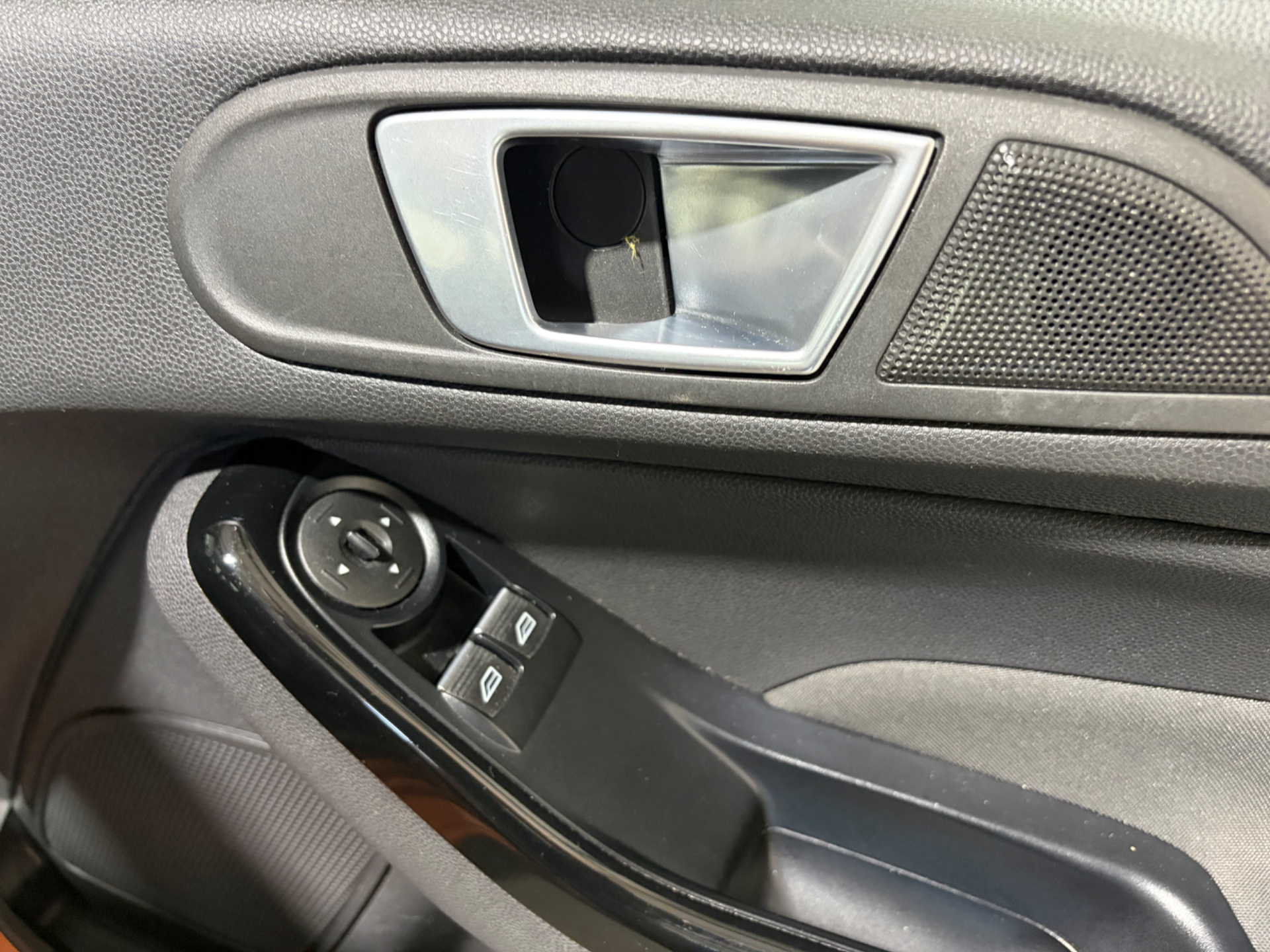 2016 Ford Fiesta thumbnail 15