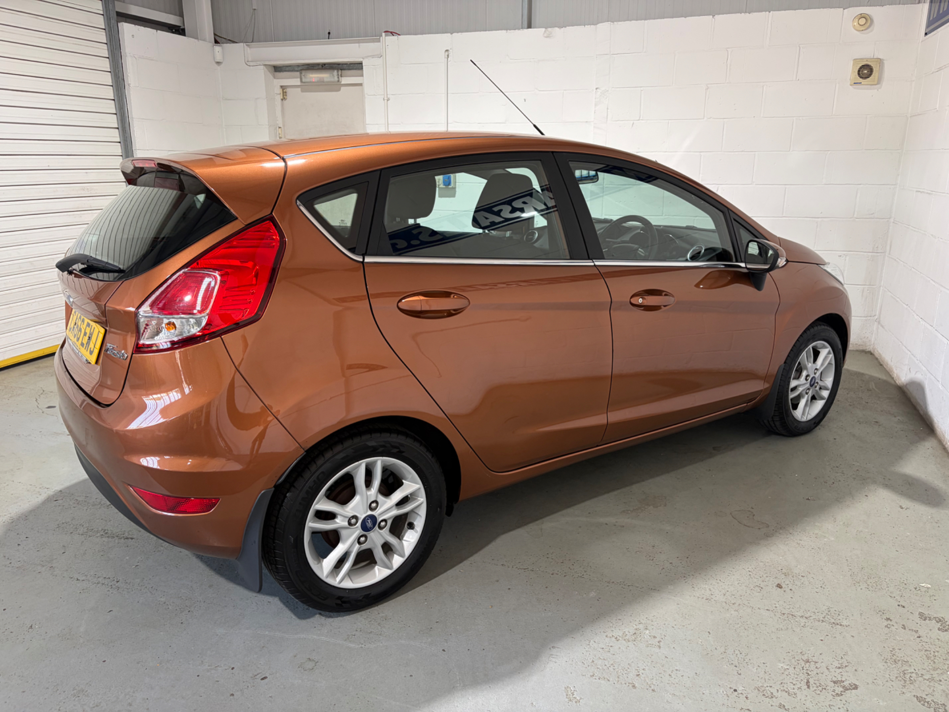 2016 Ford Fiesta thumbnail 10