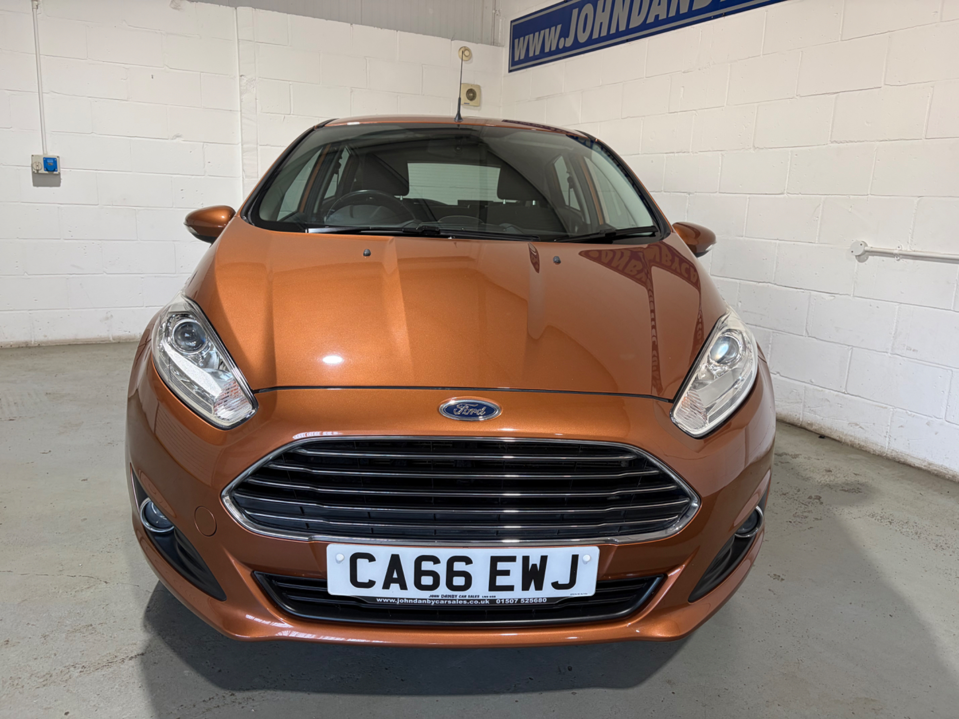 2016 Ford Fiesta thumbnail 3