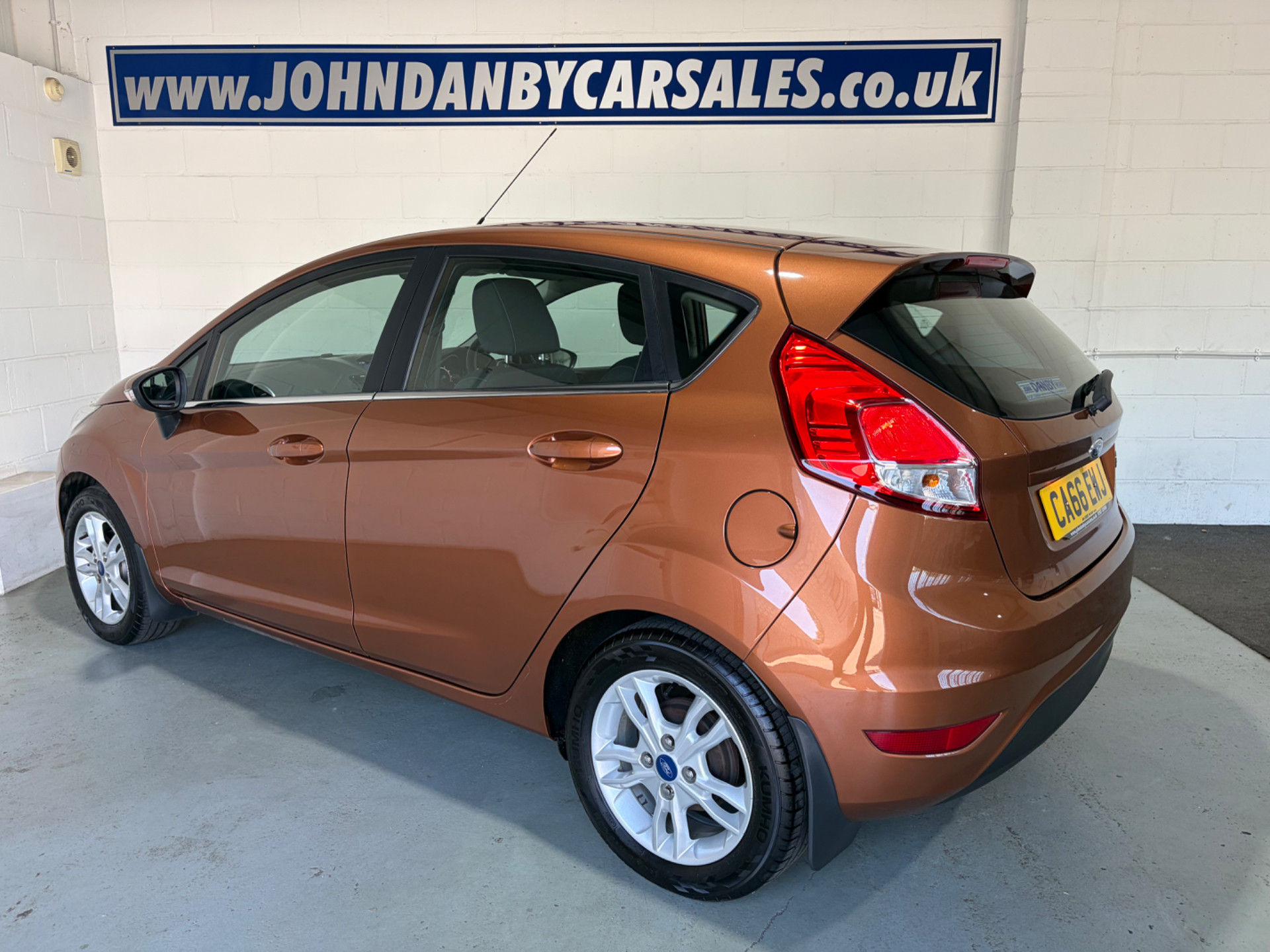 2016 Ford Fiesta thumbnail 6