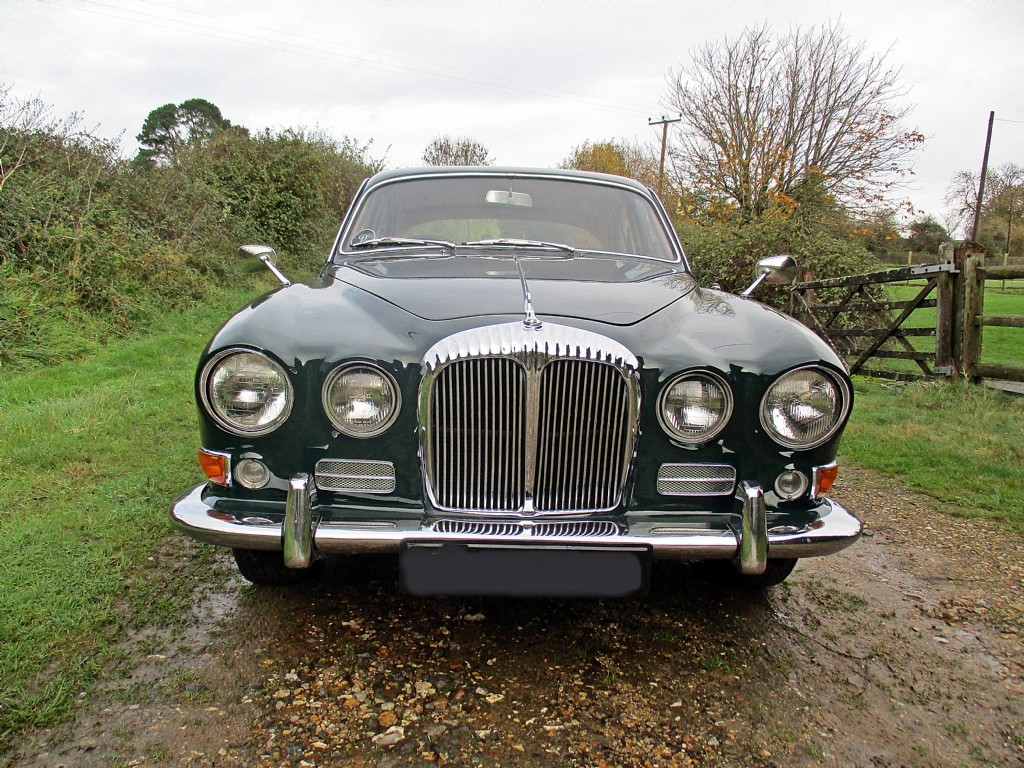 Daimler Sovereign 420 for sale - Pulborough | West Sussex | Arun Ltd