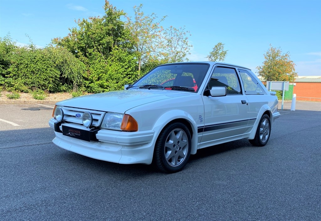 Used Diamond White Ford Escort For Sale Lincolnshire