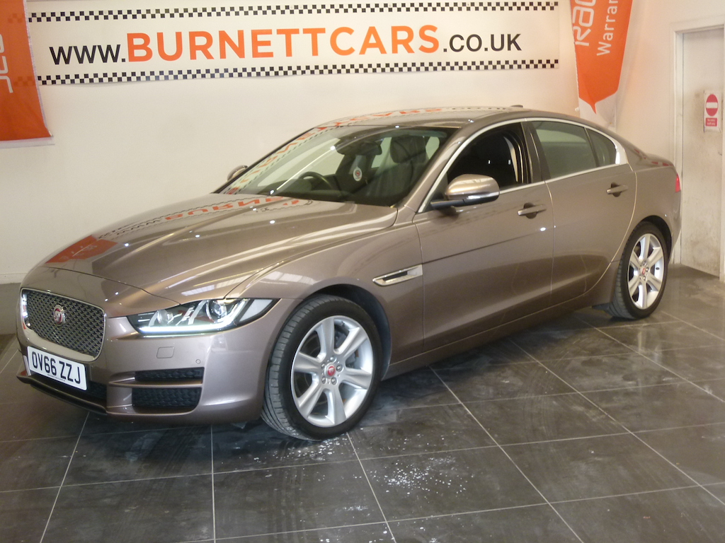 Jaguar Xe