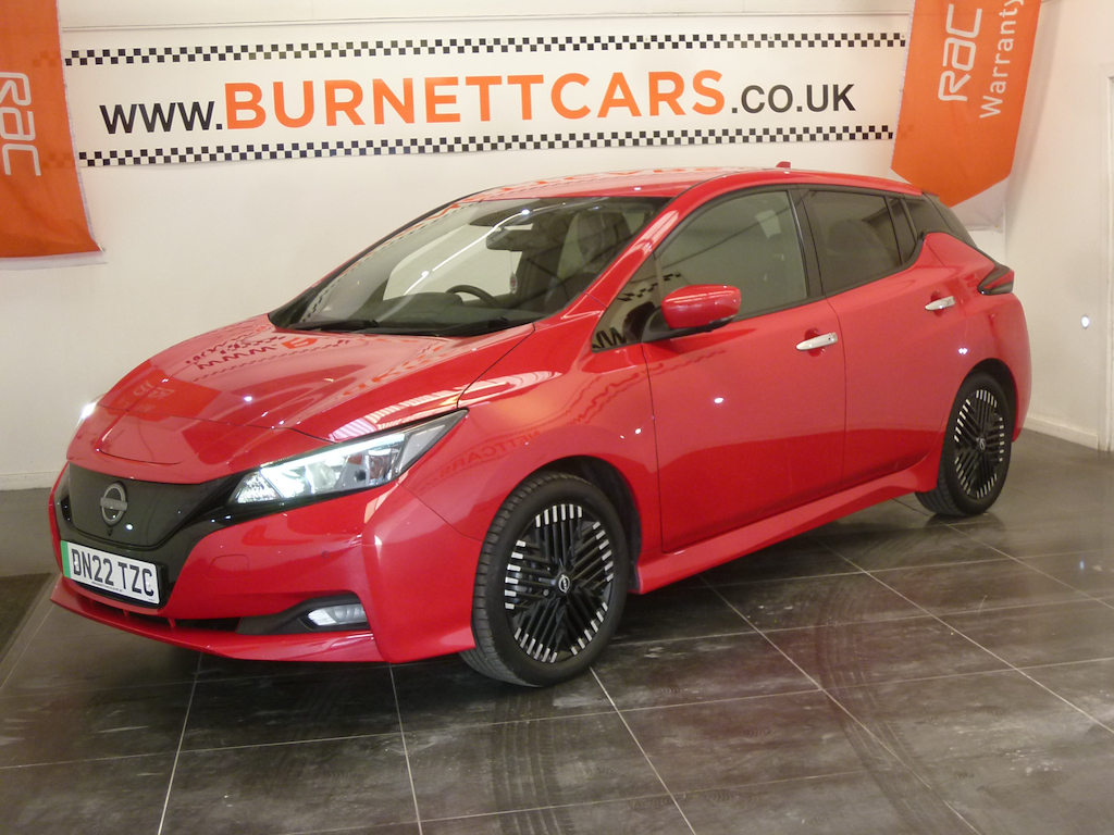 2022 NISSAN LEAF