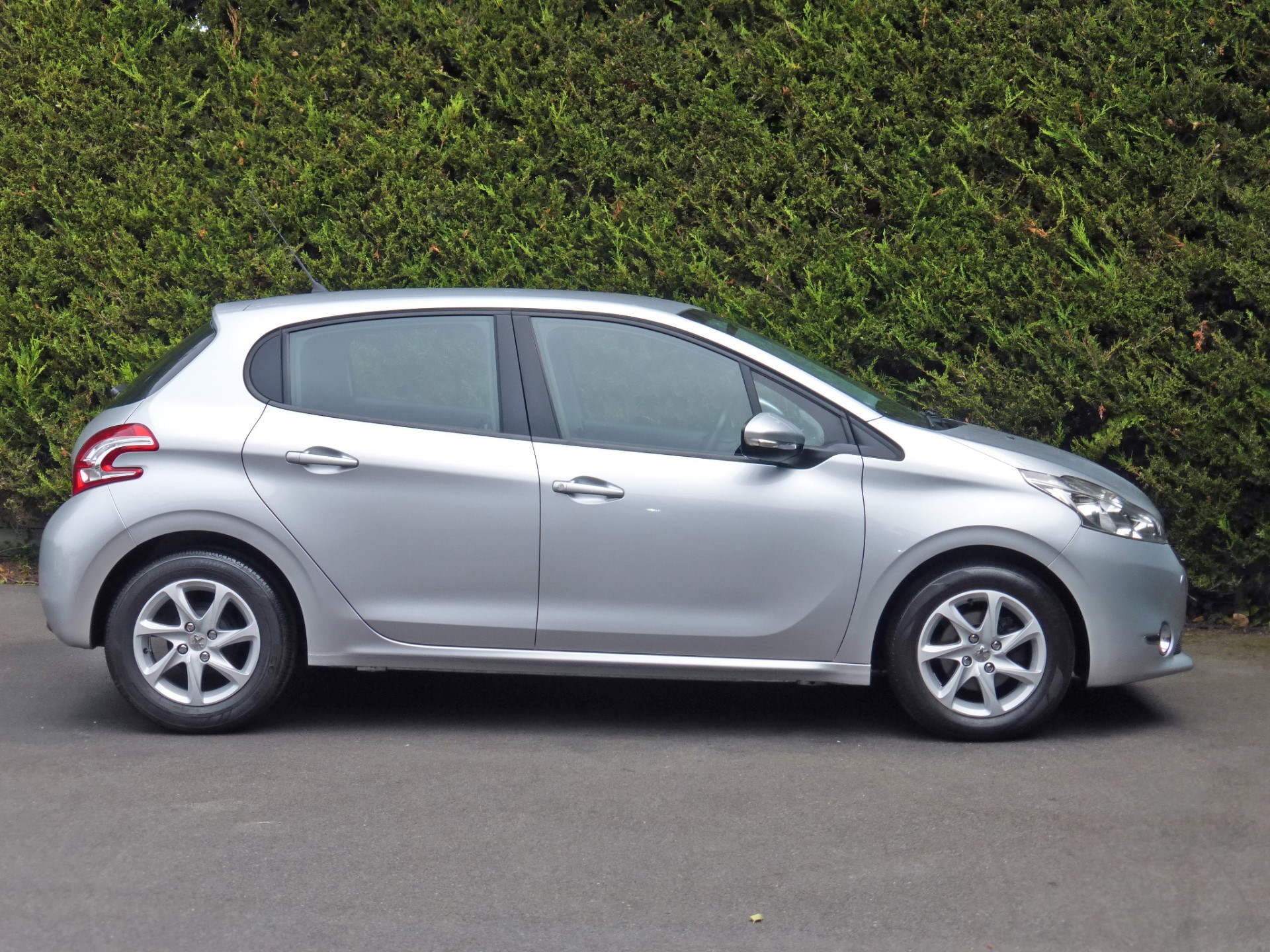 Peugeot 208, Gary Watson Motor Company