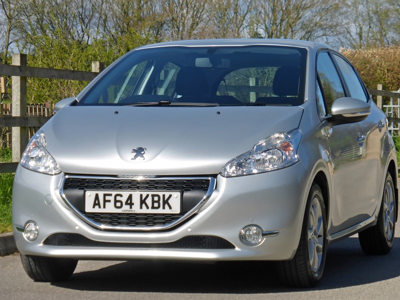 2014 PEUGEOT 208 CRUISE CONTROL SENSORS BLUETOOTH 2014 32,000 MI MANUAL PETROL FOR SALE 6,995... photo