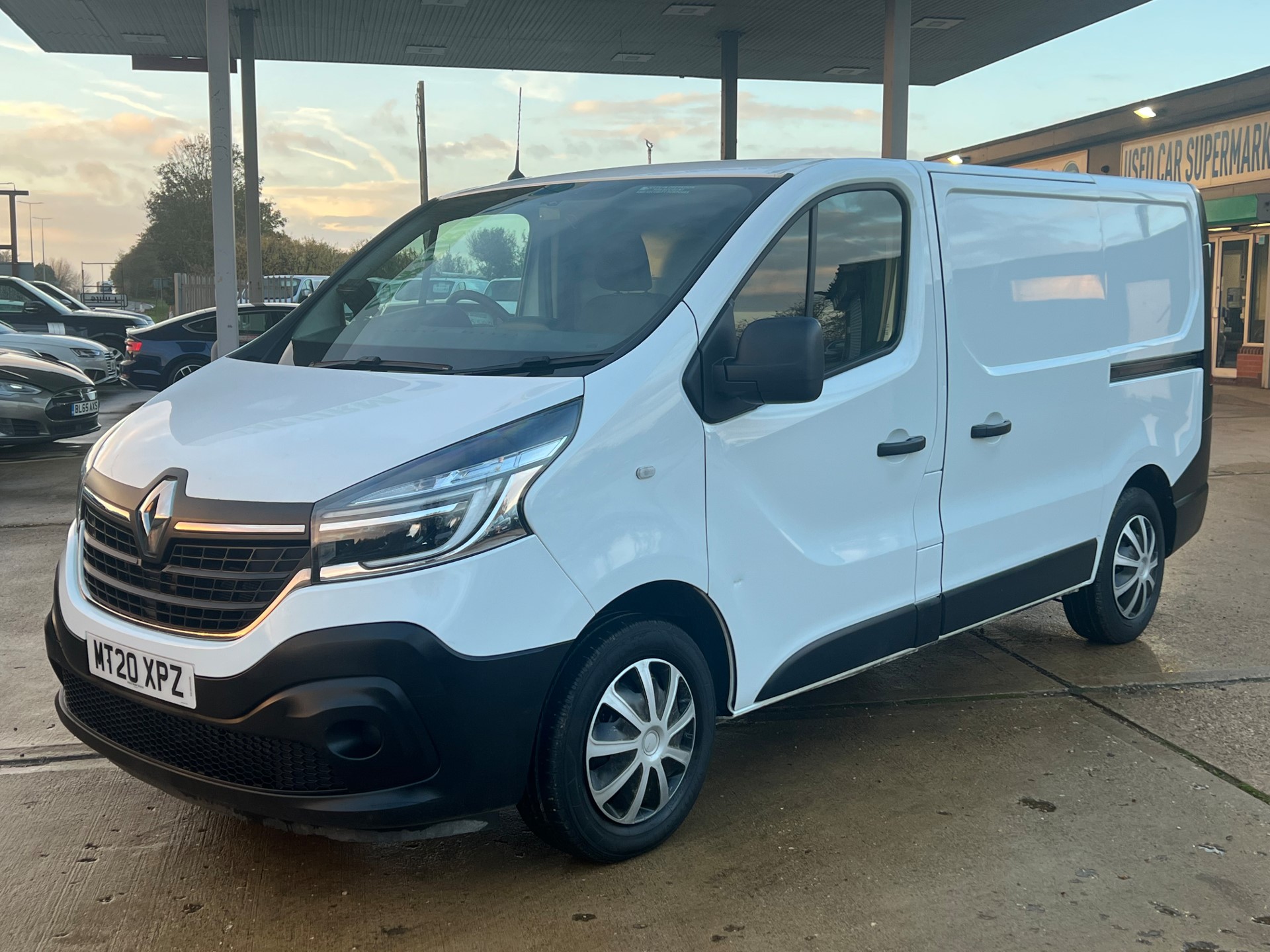 New Renault Trafic for Sale, Deals, Offers