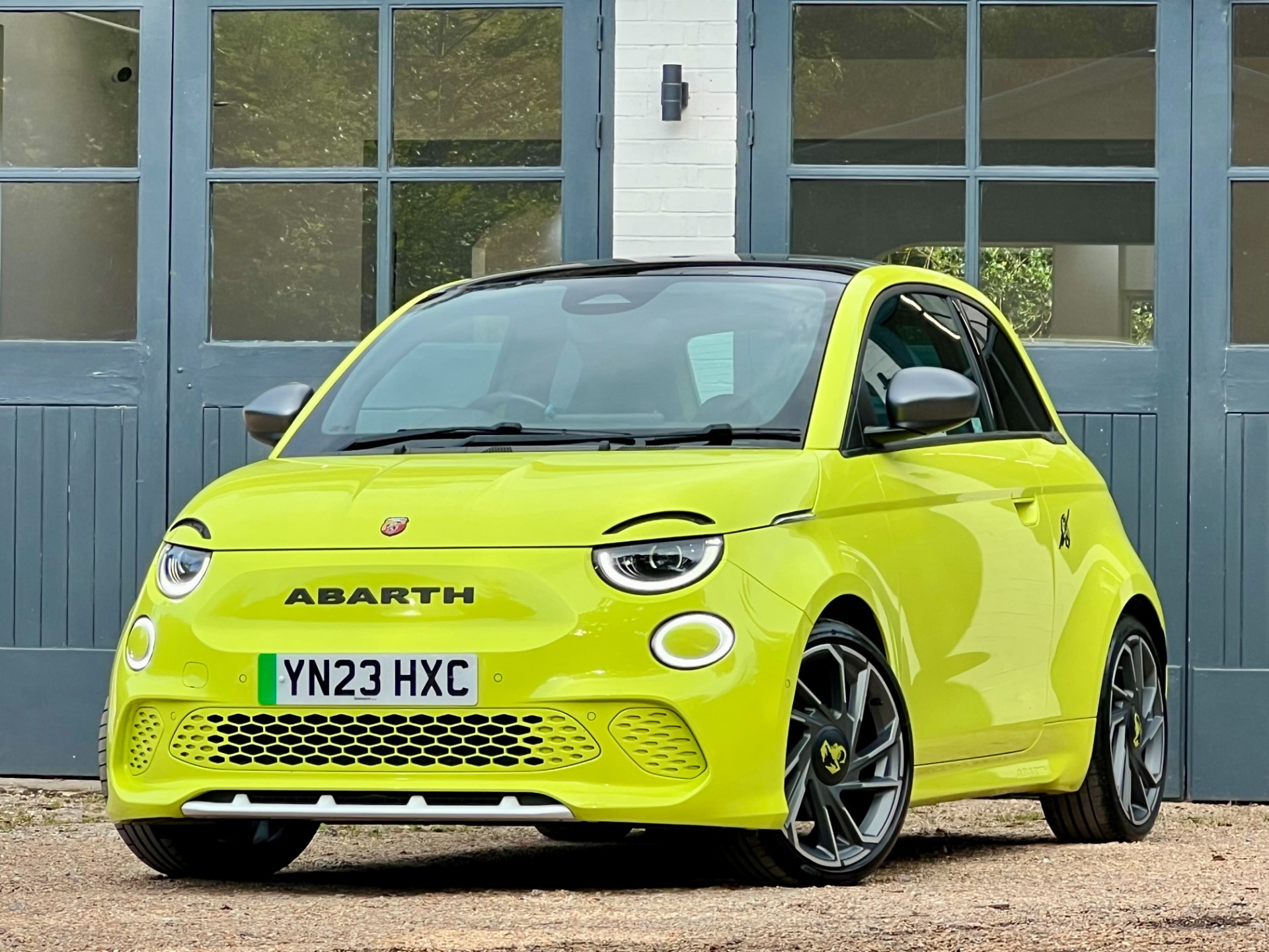 2023 Abarth 500e 42kWh Turismo...