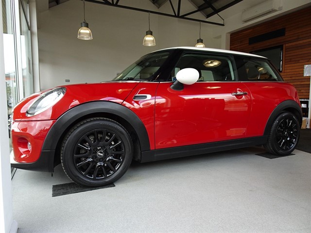2014 MINI COOPER HATCHBACK 3DR PETROL MANUAL EURO 6 S S 136 PS 6,990 142.53... photo