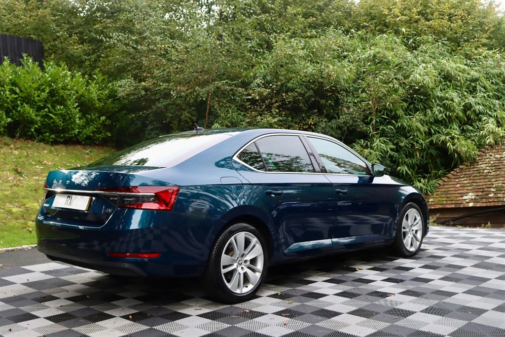 Skoda Superb | R & W Motor Company | Surrey