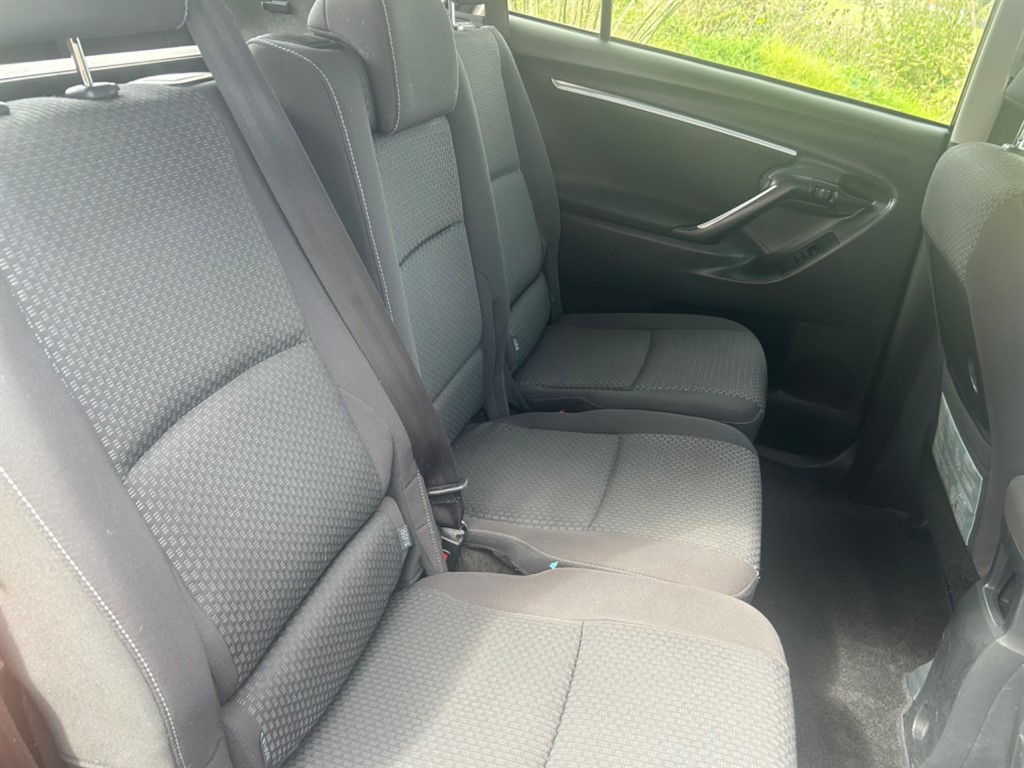 Toyota verso hotsell 3 isofix