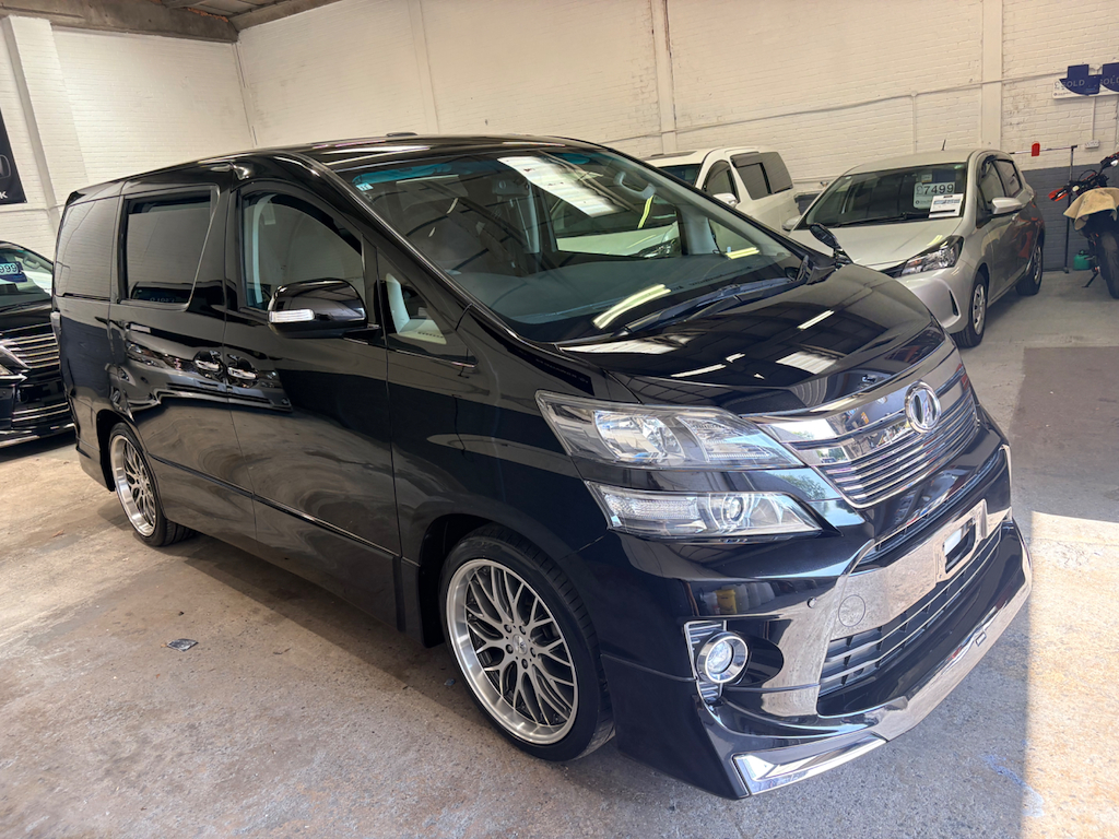 2013 Toyota Vellfire