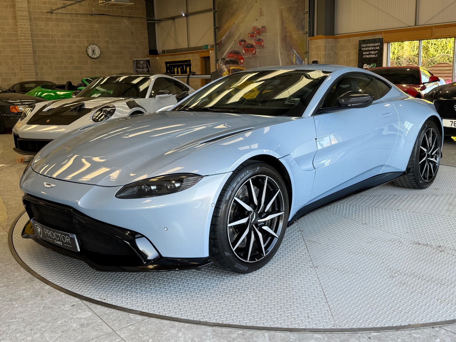 2020 Aston Martin Vantage 4.0 V8...