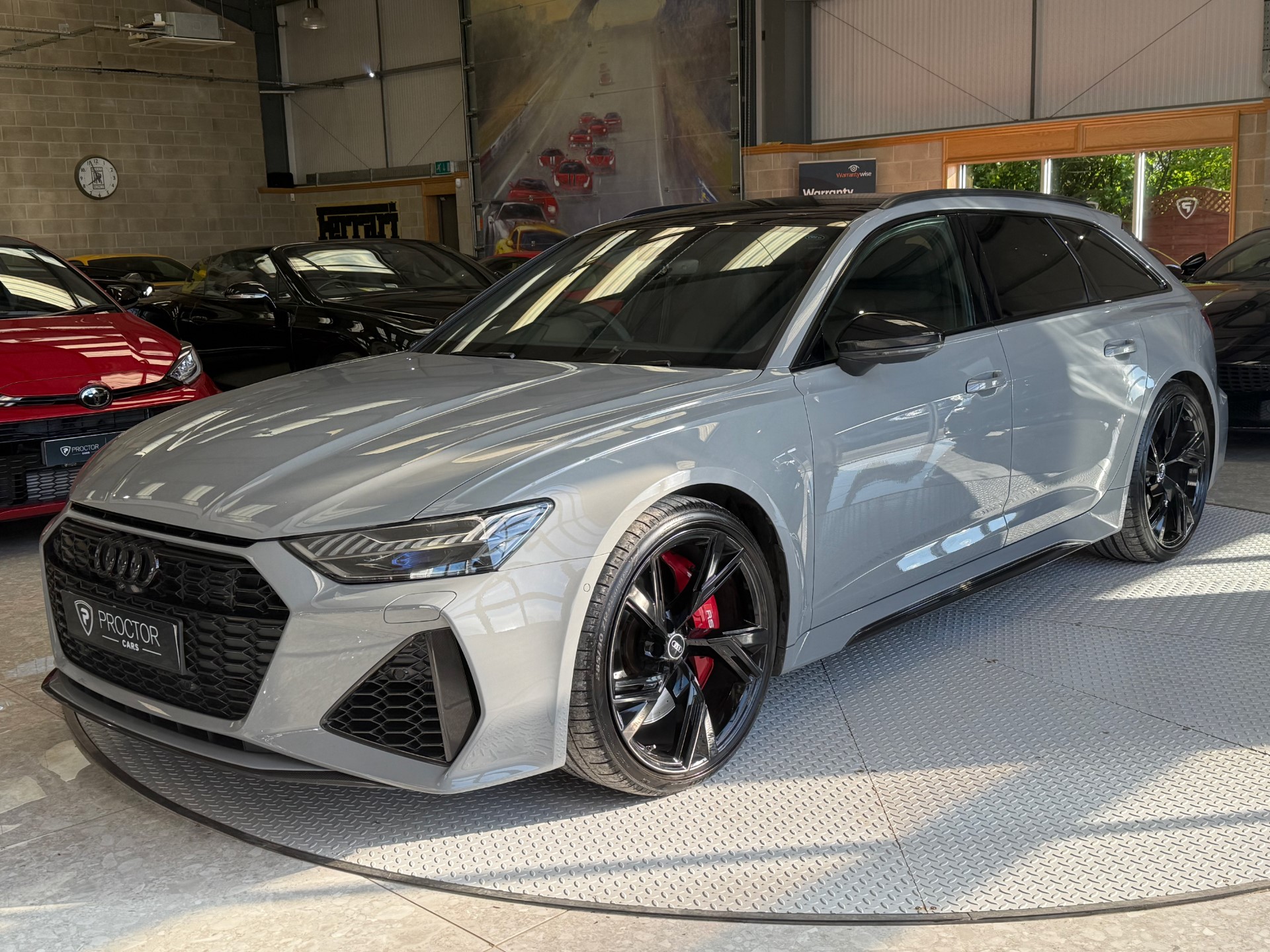 2021 Audi RS6 Avant 4.0 TFSI V8...