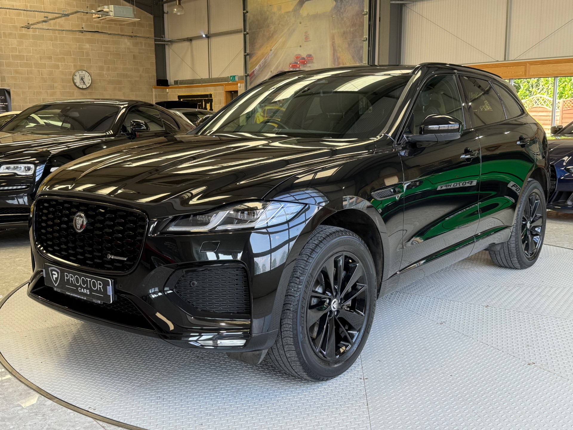 2023 Jaguar F-Pace 2.0 P400e 19....