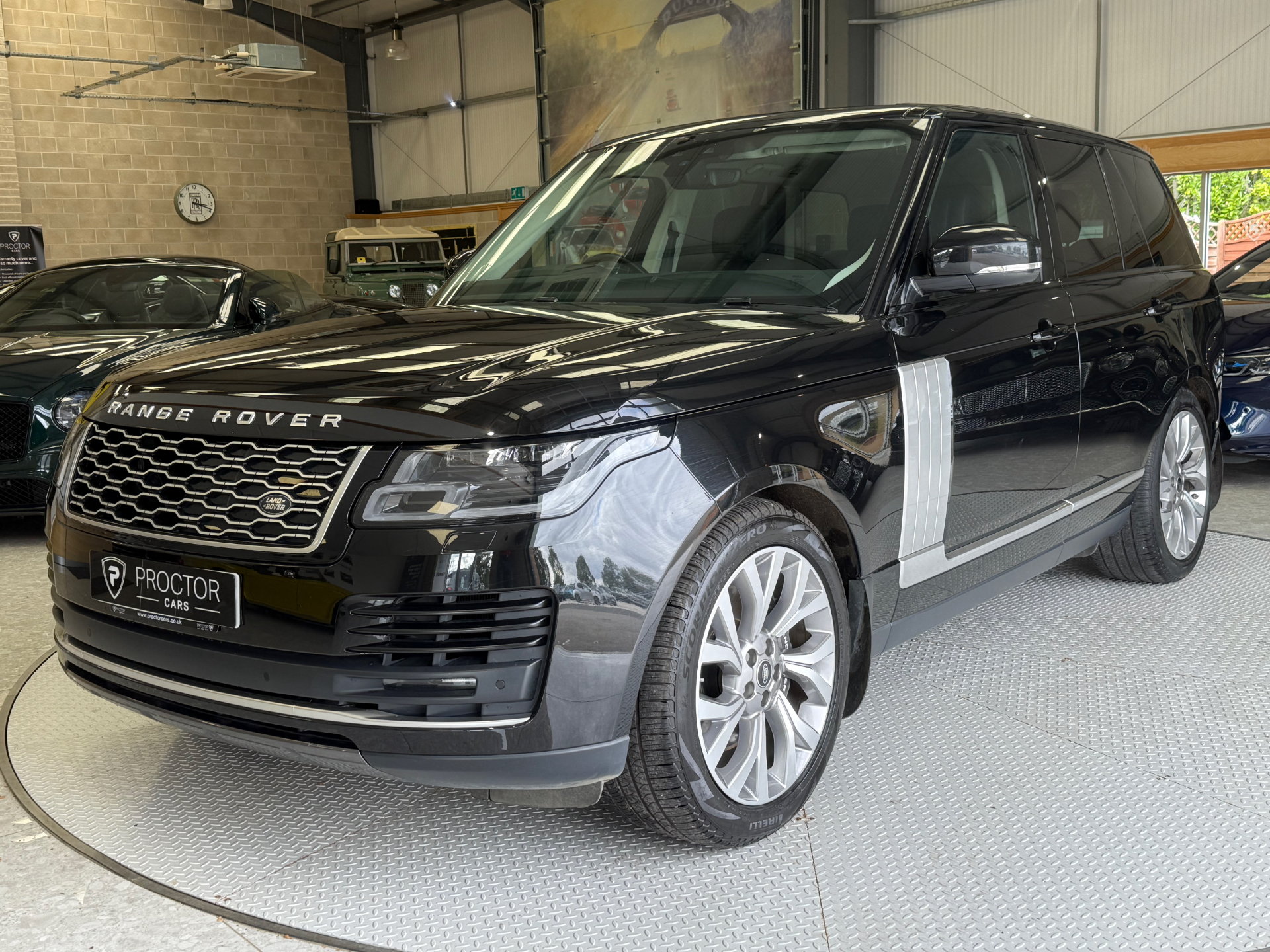 2020 Land Rover Range Rover 2.0...