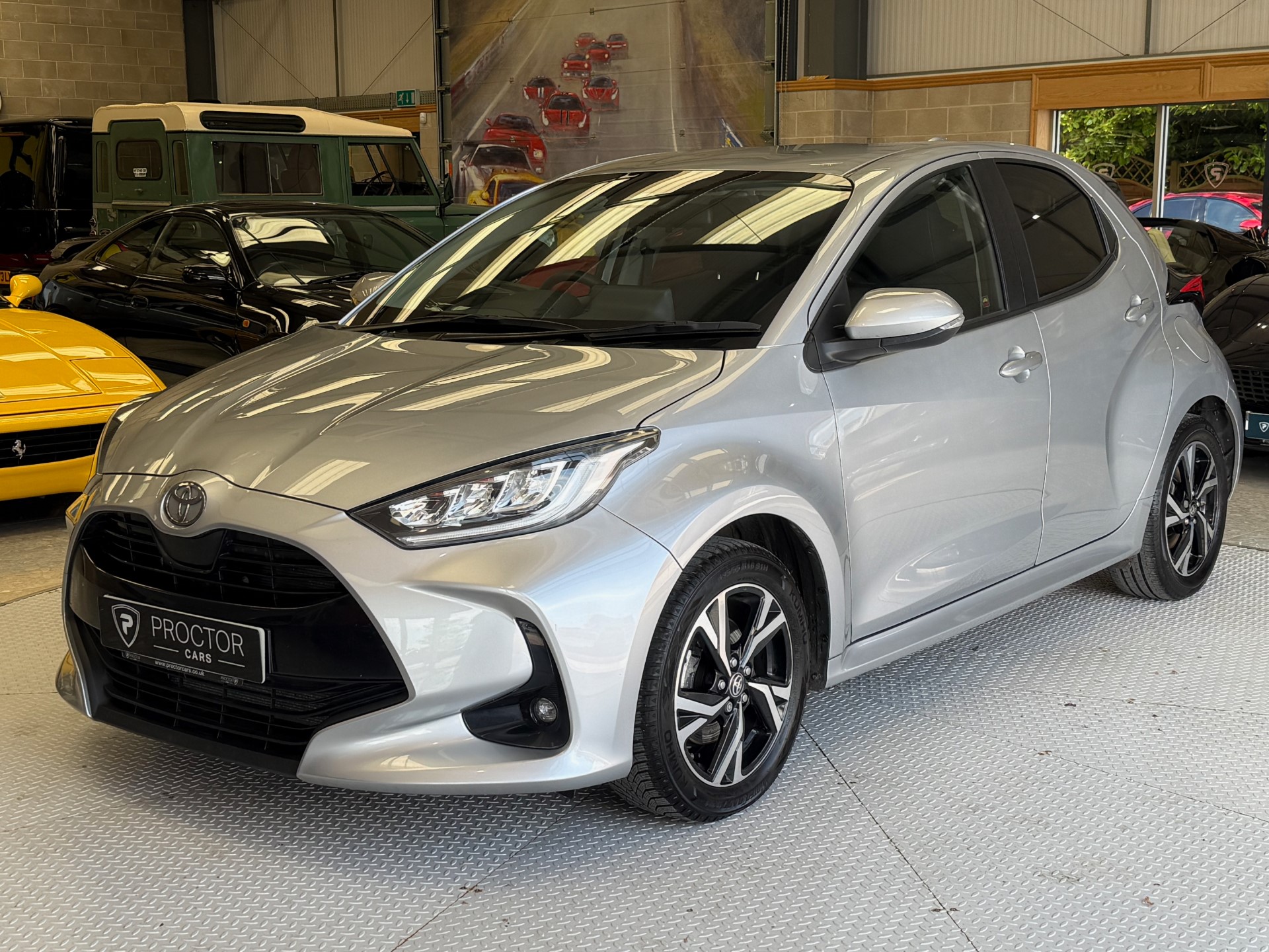 2024 Toyota Yaris 1.5 VVT-h D...