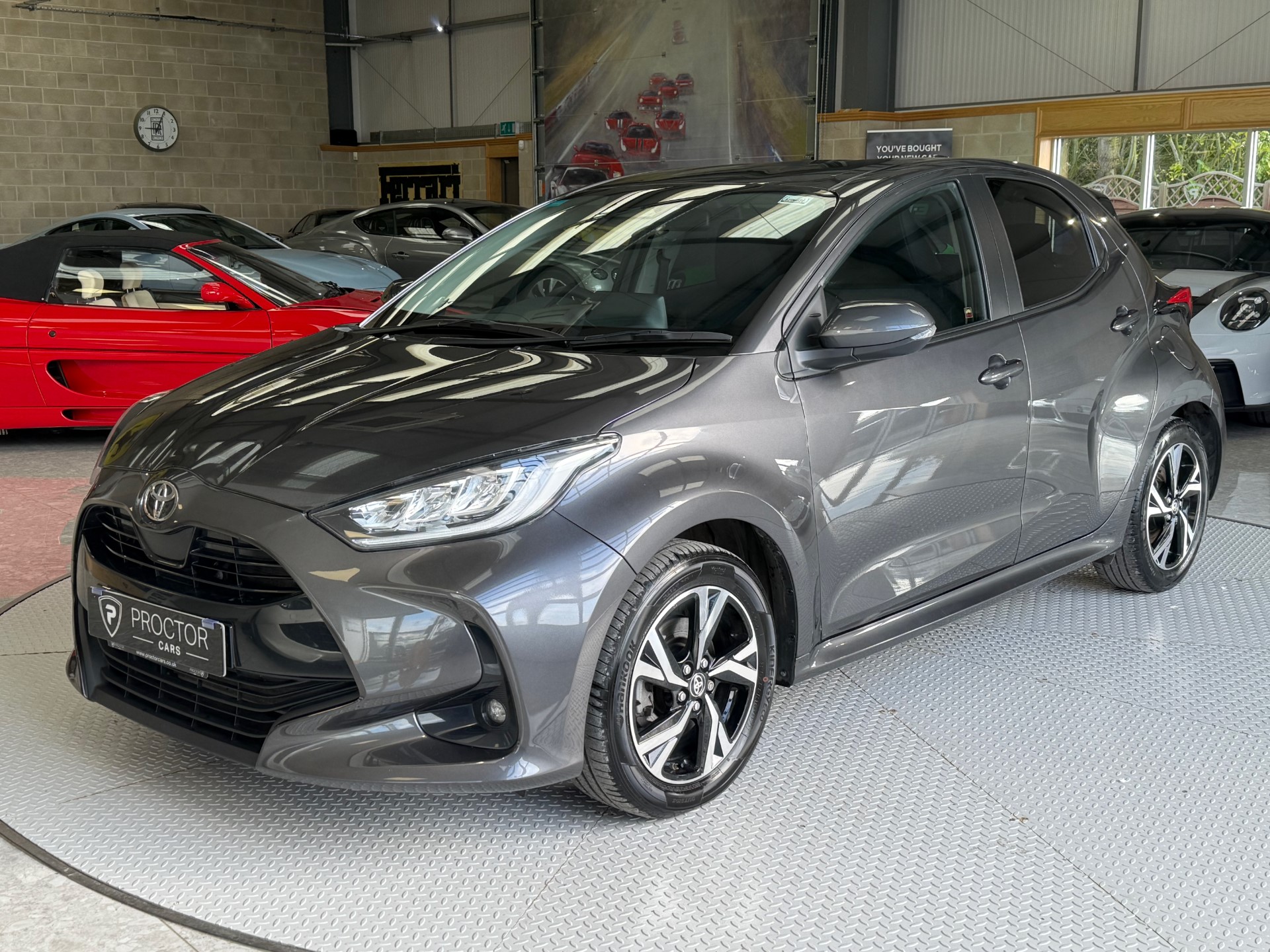2025 Toyota Yaris 1.5 VVT-h Desi...