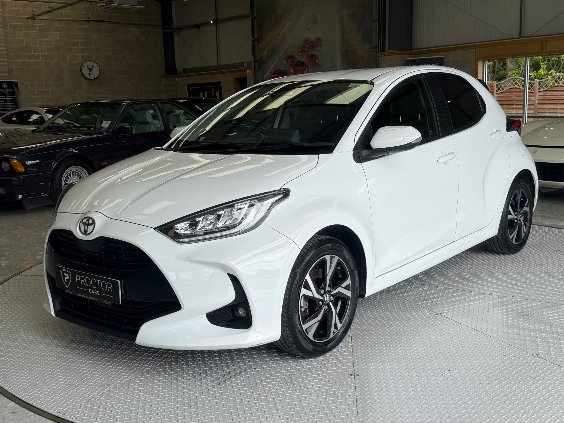 2025 Toyota Yaris 1.5 VVT-h Desi...
