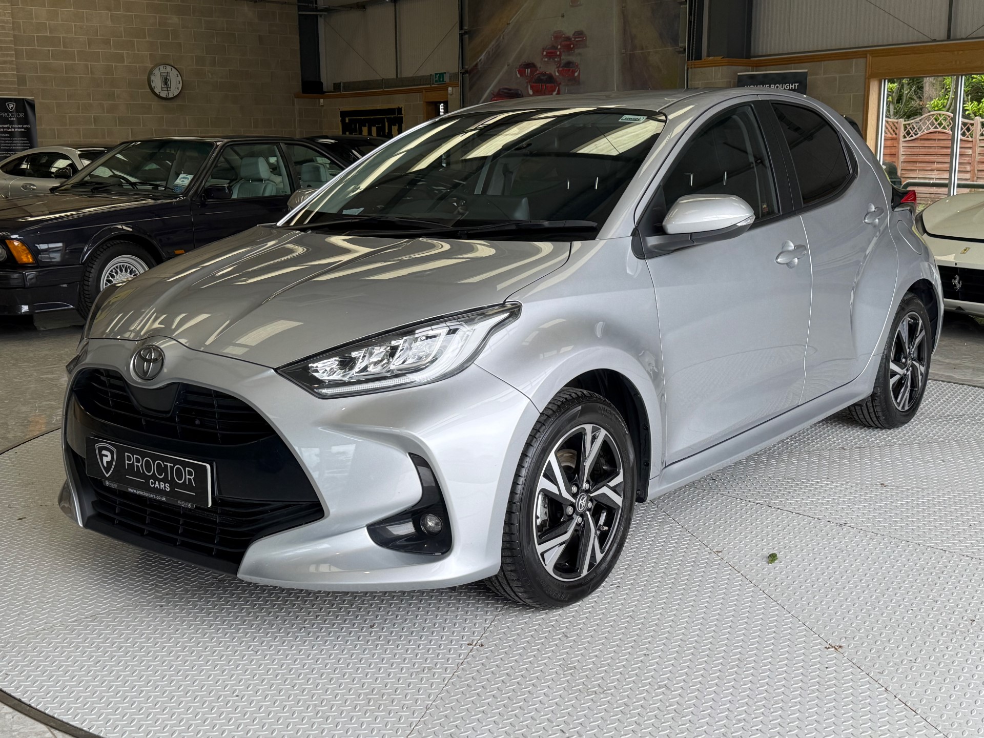 2025 Toyota Yaris 1.5 VVT-h Desi...