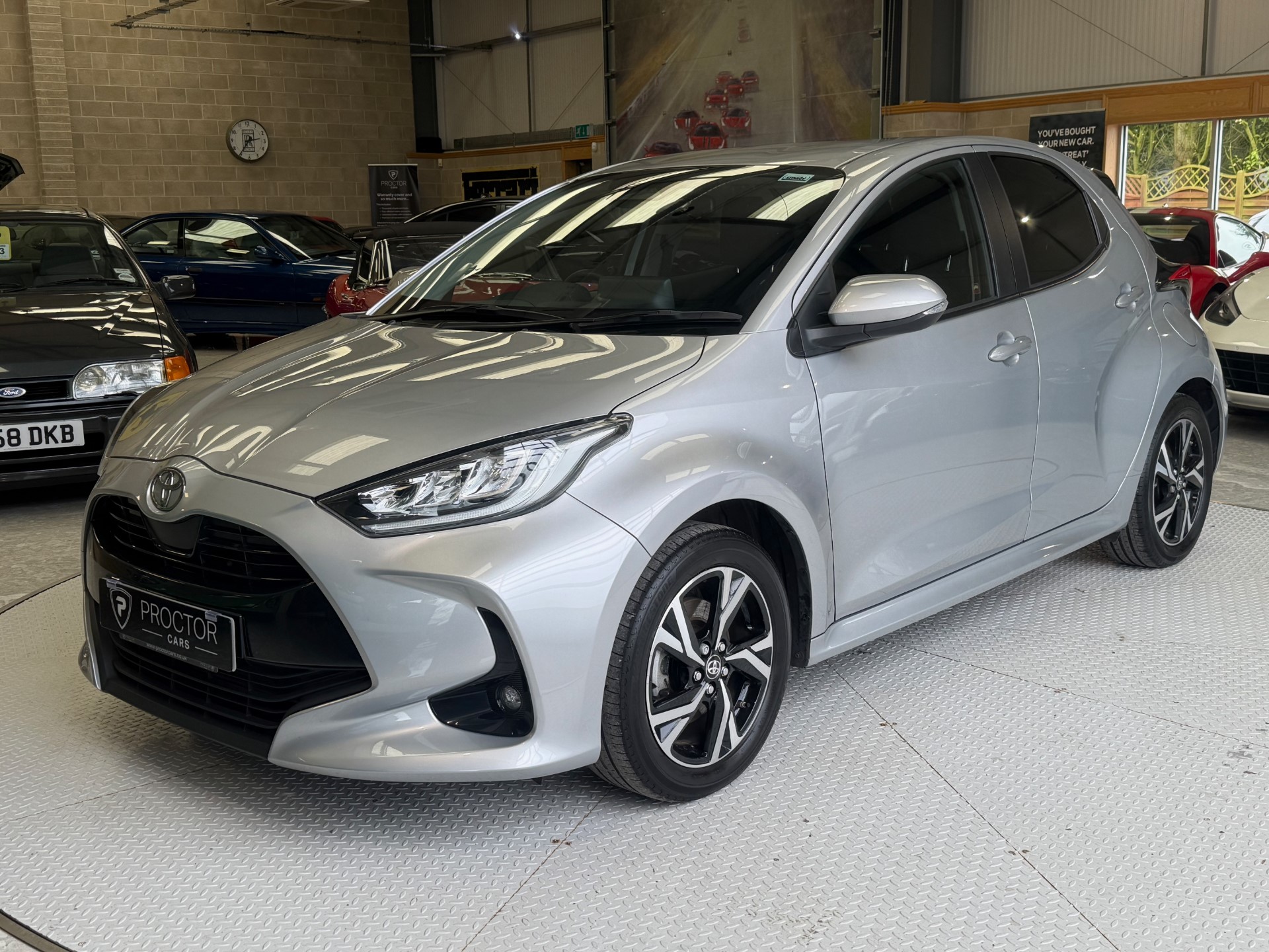 2024 Toyota Yaris 1.5 VVT-h Desi...