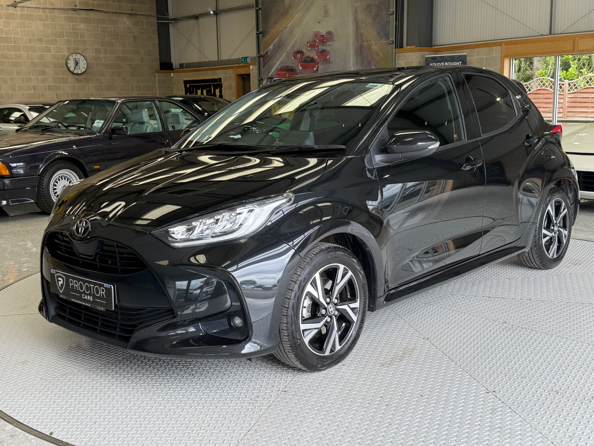 2025 Toyota Yaris 1.5 VVT-h Desi...