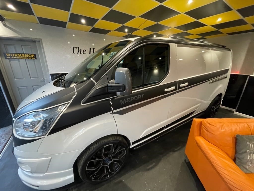 used Ford Transit Custom 290 LIMITED LR DCB / EURO 6 / M-SPORT STYLE PACK in gwent