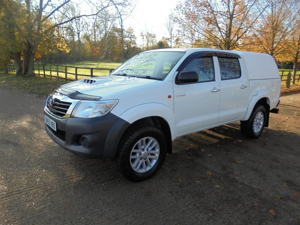 used Toyota Hilux ACTIVE 4X4 D-4D DCB in suffolk