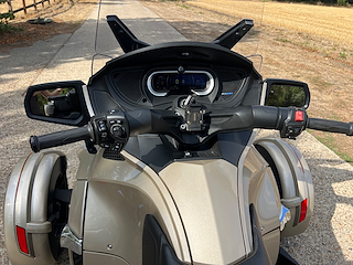 Used Can-Am Spyder from GL Cars