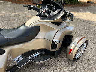 Used Can-Am Spyder from GL Cars