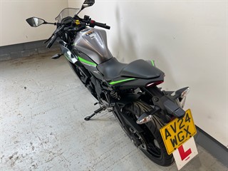 Used Kawasaki Ninja 125 from GL Cars