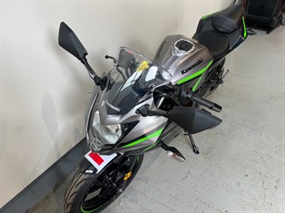 Used Kawasaki Ninja 125 from GL Cars